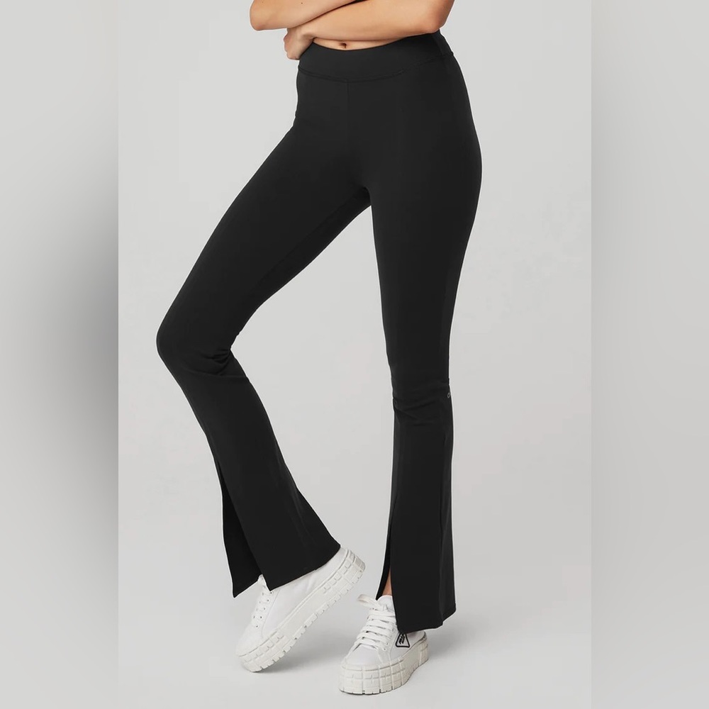 Alo Yoga Airbrush High-Waist Split Hem Flutter Legging